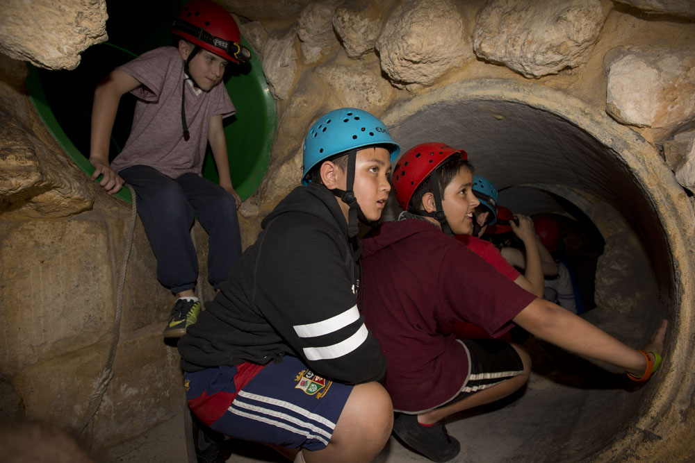 caving-tunnel